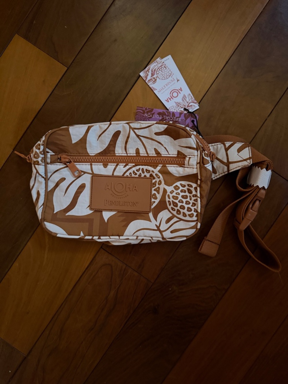 ALOHAS Brown and White Floral Crossbody Bag
